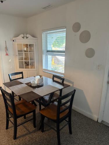 Létesítmények, La Mare Fort Lauderdale Airport in Fort Lauderdale városközpont Létesítmények, La Mare Fort Lauderdale Airport in Fort Lauderdale városközpont