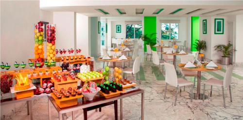 Food and beverages, Radisson Blu Kochi in Kochi Food and beverages, Radisson Blu Kochi in Kochi