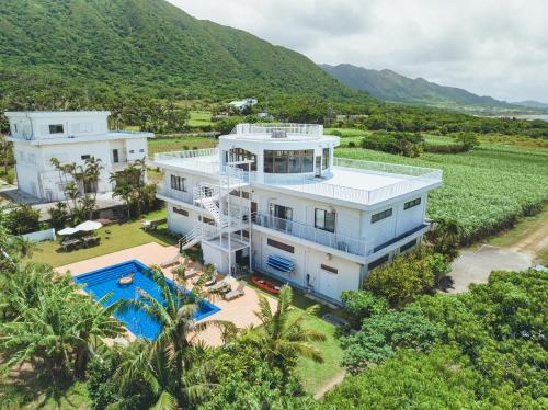 Exterior view, Resort in青の洞窟 in Yonehara Beach Exterior view, Resort in青の洞窟 in Yonehara Beach