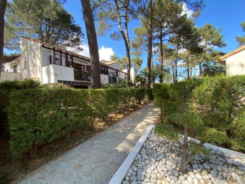 Holiday Home Hameau de Talaris-18 by Interhome in La Tremblade Holiday Home Hameau de Talaris-18 by Interhome in La Tremblade