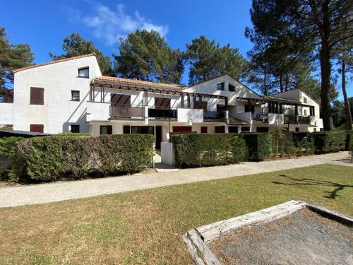 Holiday Home Hameau de Talaris-18 by Interhome in La Tremblade Holiday Home Hameau de Talaris-18 by Interhome in La Tremblade