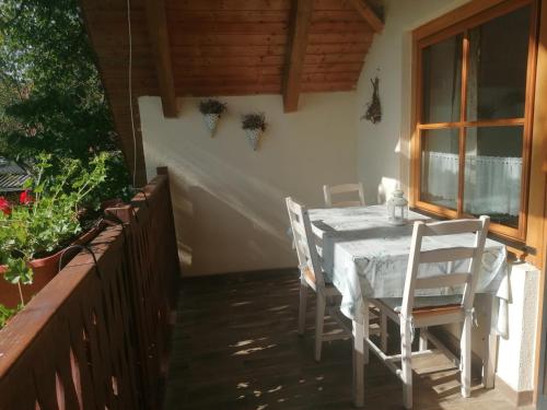 ระเบียง/ชานเรือน, NATURKERT Vendégház (NATURKERT Vendeghaz) in เลเซนเชโตไม ระเบียง/ชานเรือน, NATURKERT Vendégház (NATURKERT Vendeghaz) in เลเซนเชโตไม