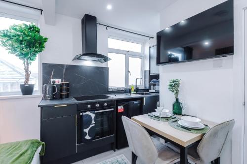 Kitchen, Comfort Style Brand New Selly Oaks Apartment in King's Heath Kitchen, Comfort Style Brand New Selly Oaks Apartment in King's Heath