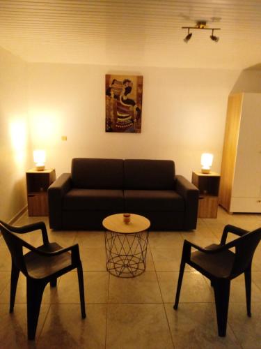 Bas de villa 5 min à pied plage Tartane (Bas de villa 5 min a pied plage Tartane) in La Trinite Bas de villa 5 min à pied plage Tartane (Bas de villa 5 min a pied plage Tartane) in La Trinite