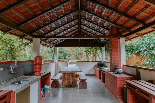 Varanda/terraço, Sítio incrível 4Q c/ piscina e área de churrasco (Sitio incrivel 4Q c/ piscina e area de churrasco) in Marechal Floriano Varanda/terraço, Sítio incrível 4Q c/ piscina e área de churrasco (Sitio incrivel 4Q c/ piscina e area de churrasco) in Marechal Floriano