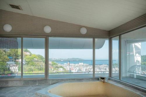 Bathroom, Sky Villa 湯河原 個室Ocean View 無料駐車無料送迎 near Atami Beachline Bathroom, Sky Villa 湯河原 個室Ocean View 無料駐車無料送迎 near Atami Beachline