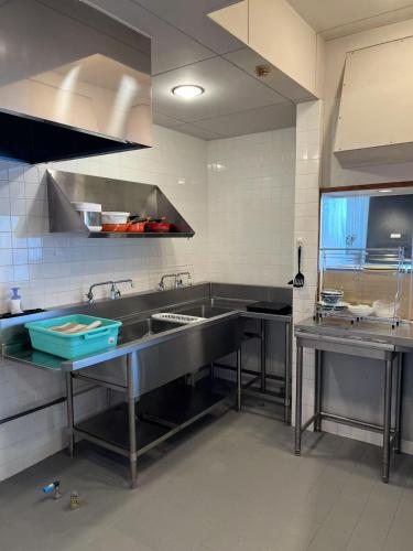 Kitchen, Sky Villa 湯河原 個室Ocean View 無料駐車無料送迎 near Atami Beachline Kitchen, Sky Villa 湯河原 個室Ocean View 無料駐車無料送迎 near Atami Beachline