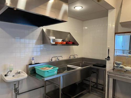 Kitchen, Sky Villa 湯河原 個室Ocean View 無料駐車無料送迎 near Atami Beachline Kitchen, Sky Villa 湯河原 個室Ocean View 無料駐車無料送迎 near Atami Beachline