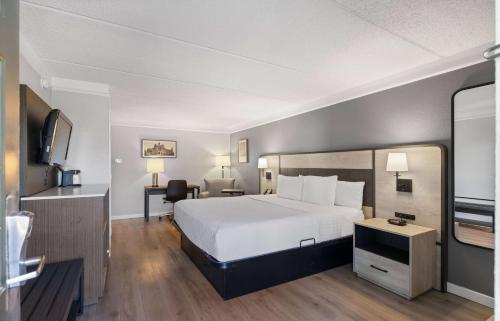 La Quinta Inn by Wyndham Stockton in Stockton (CA) La Quinta Inn by Wyndham Stockton in Stockton (CA)