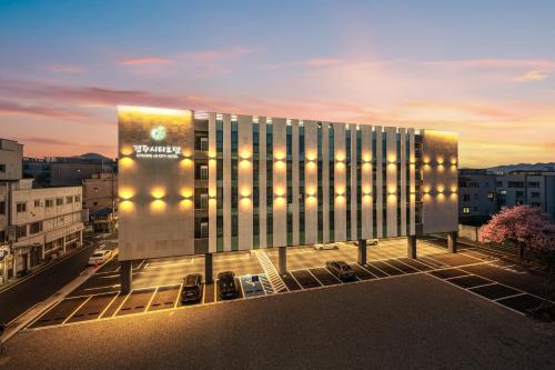 Фасада на хотела, Gyeongju City Hotel in Дженджу - си Фасада на хотела, Gyeongju City Hotel in Дженджу - си
