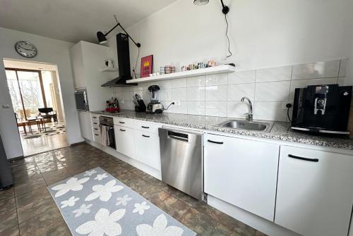 Modern family friendly house in Seltjarnarnes - Birta Rentals in เซลต์ยาร์นาร์เนส Modern family friendly house in Seltjarnarnes - Birta Rentals in เซลต์ยาร์นาร์เนส