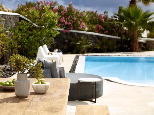 A szálláshely kívülről, Aqua Exo Gialos Santorini in Exo Gialos Thiras A szálláshely kívülről, Aqua Exo Gialos Santorini in Exo Gialos Thiras