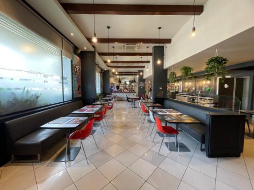 Food and beverages, ibis Santiago Estacion Central in Santiago Food and beverages, ibis Santiago Estacion Central in Santiago