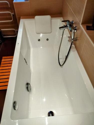 Fürdőszoba, La Maison d'à Côté (La Maison d'a Cote) in Saint-Amand-en-Puisaye Fürdőszoba, La Maison d'à Côté (La Maison d'a Cote) in Saint-Amand-en-Puisaye