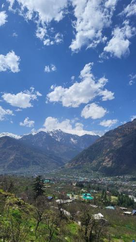 Naggar Studio - Art & Farm Lodge in Larankelo Naggar Studio - Art & Farm Lodge in Larankelo