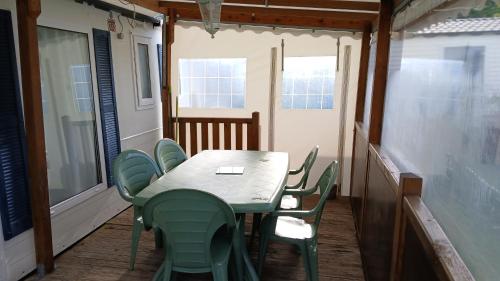 MOBIL-HOME 6 personnes St Vivien de Medoc 33 in Saint-Vivien-de-Medoc MOBIL-HOME 6 personnes St Vivien de Medoc 33 in Saint-Vivien-de-Medoc