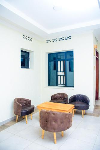 Rond Point Gorilla Boutique and Apartments - KINIGI in Kinigi Rond Point Gorilla Boutique and Apartments - KINIGI in Kinigi