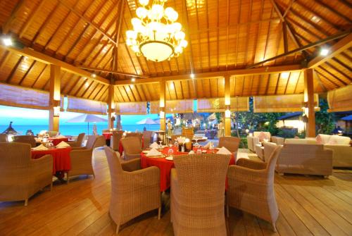 Restaurant, Puri Mas Boutique Resorts & Spa in Senggigi Restaurant, Puri Mas Boutique Resorts & Spa in Senggigi