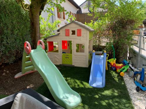 Playground, Maison du Bonheur, gite Les Tilleuls in Charavines Playground, Maison du Bonheur, gite Les Tilleuls in Charavines