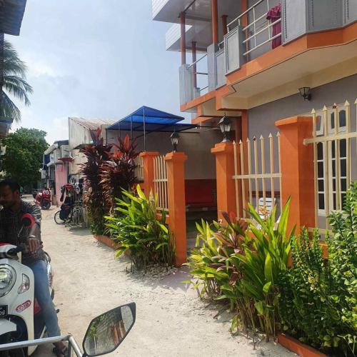 Finnimas Surfcamp Maldives in Thaa Atoll Finnimas Surfcamp Maldives in Thaa Atoll