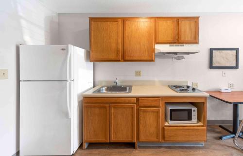 廚房, Extended Stay America Select Suites - Springdale in 阿肯色州斯普林代爾 (AR) 廚房, Extended Stay America Select Suites - Springdale in 阿肯色州斯普林代爾 (AR)