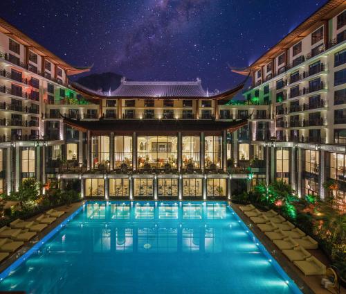 منظر, فندق جراند برافو جيلين (Grand Bravo Guilin Hotel) in Reed Flute Cave منظر, فندق جراند برافو جيلين (Grand Bravo Guilin Hotel) in Reed Flute Cave