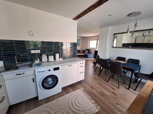 Létesítmények, Azur Corner in Zamárdi Létesítmények, Azur Corner in Zamárdi