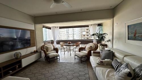 Apartamento Frente a Praia de Pitangueiras garagem piscina e sauna in Morro do Maluf Apartamento Frente a Praia de Pitangueiras garagem piscina e sauna in Morro do Maluf