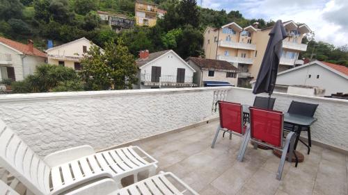 Woodpecker Backpacker Hostel in Herceg Novi Woodpecker Backpacker Hostel in Herceg Novi