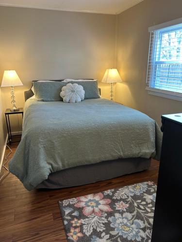 Charming Cottage with fenced yard in convenient location in Enfield Charming Cottage with fenced yard in convenient location in Enfield