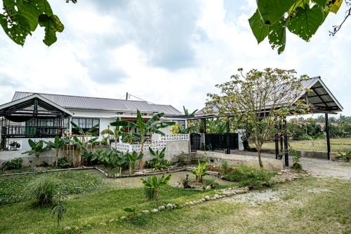 Vista exterior, Villa RNB 2Bedrooms Cozy Home in Sunggal Medan for rent in Sunggal Vista exterior, Villa RNB 2Bedrooms Cozy Home in Sunggal Medan for rent in Sunggal
