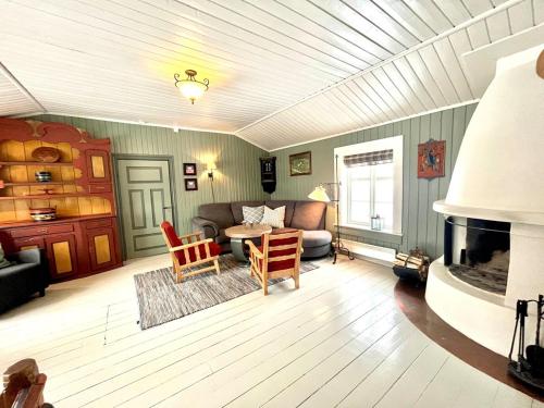 Spacious, central and cozy cabin at ski resort in Хемседал Spacious, central and cozy cabin at ski resort in Хемседал