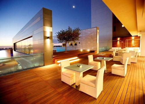 The Residences Crystal Towers in Cape Town The Residences Crystal Towers in Cape Town