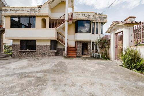 Vista exterior, Your Home by Peguche Waterfall in City Center Vista exterior, Your Home by Peguche Waterfall in City Center