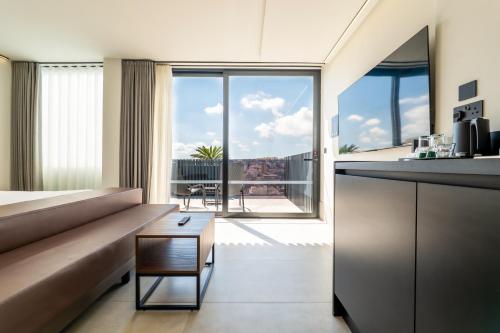 Балкон, Onyx Hotel in Сент-Джуліанс Балкон, Onyx Hotel in Сент-Джуліанс