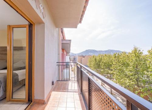 ระเบียง/ชานเรือน, โรงแรมมอนต์มาร์ (Hotel Montmar) in โรสเซส ระเบียง/ชานเรือน, โรงแรมมอนต์มาร์ (Hotel Montmar) in โรสเซส