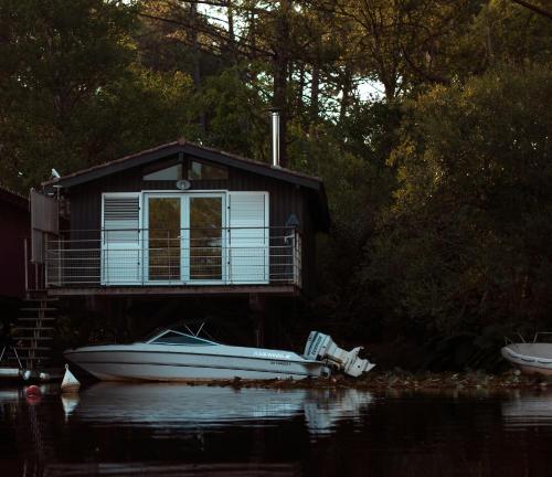 Exterior view, Stilted Cabin By Lake Lacanau in Le Moutchic Exterior view, Stilted Cabin By Lake Lacanau in Le Moutchic