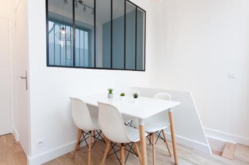 Luminous and design Close To The Sacred Heart in Pigalle Luminous and design Close To The Sacred Heart in Pigalle