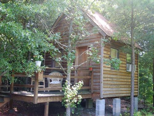 Hermosa cabaña privada en centro de retiro, Carolina del norte (Hermosa cabana privada en centro de retiro, Carolina del norte) in 阿爾伯馬爾 (NC) Hermosa cabaña privada en centro de retiro, Carolina del norte (Hermosa cabana privada en centro de retiro, Carolina del norte) in 阿爾伯馬爾 (NC)