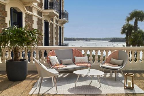 Jardín, Hotel Barriere Le Grand Hotel Dinard in Dinard Jardín, Hotel Barriere Le Grand Hotel Dinard in Dinard