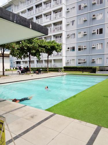 Comfy 1 Bedroom in Trees with Netflix & Free  Wifi, Metro Manila Comfy 1 Bedroom in Trees with Netflix & Free  Wifi, Metro Manila