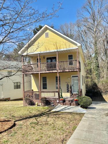 ATL 3BD KING BED NEAR STADIUM WHOLE HOUSE FREE WiFi in Collier Heights ATL 3BD KING BED NEAR STADIUM WHOLE HOUSE FREE WiFi in Collier Heights