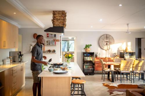 Facilities, Rafiki Bush Lodge in Hoedspruit Facilities, Rafiki Bush Lodge in Hoedspruit