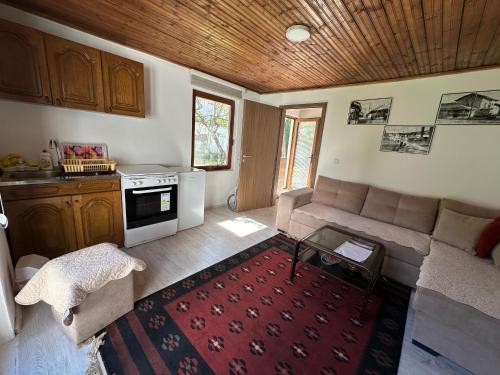 Garden Guesthouse in Gračanica Garden Guesthouse in Gračanica