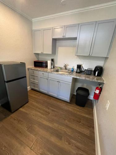 Fishing-Friendly Getaway - Big Groups - Firepit, BBQ, Parking in Homosassa (FL) Fishing-Friendly Getaway - Big Groups - Firepit, BBQ, Parking in Homosassa (FL)