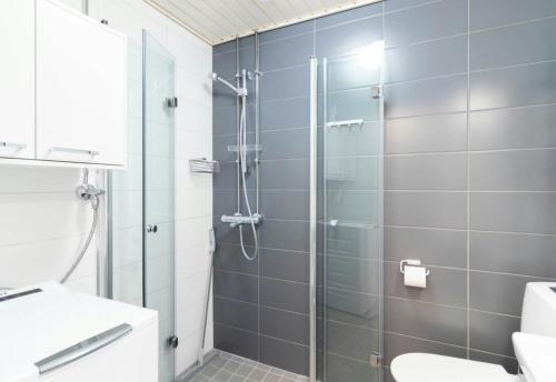 Bathroom, Spacious Apartment for 6 in Konala Bathroom, Spacious Apartment for 6 in Konala