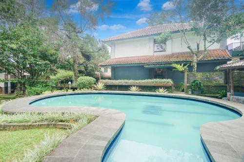 Piscina, Hotel O Bogor near Taman Safari formerly Hotel Rudian 1 in Puncak Piscina, Hotel O Bogor near Taman Safari formerly Hotel Rudian 1 in Puncak