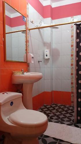 Bathroom, Hotel Platinum Class in Lago Agrio Bathroom, Hotel Platinum Class in Lago Agrio