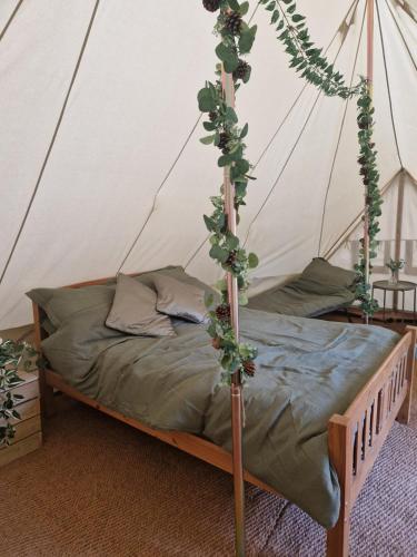 Ágy, Aldwark Bridge Glamping - Aurora Tent in Aldwark Ágy, Aldwark Bridge Glamping - Aurora Tent in Aldwark
