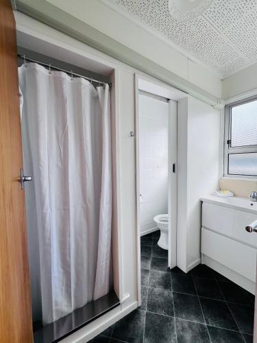 ห้องน้ำ, Brooklyne Motel in อวาฮูรี ห้องน้ำ, Brooklyne Motel in อวาฮูรี